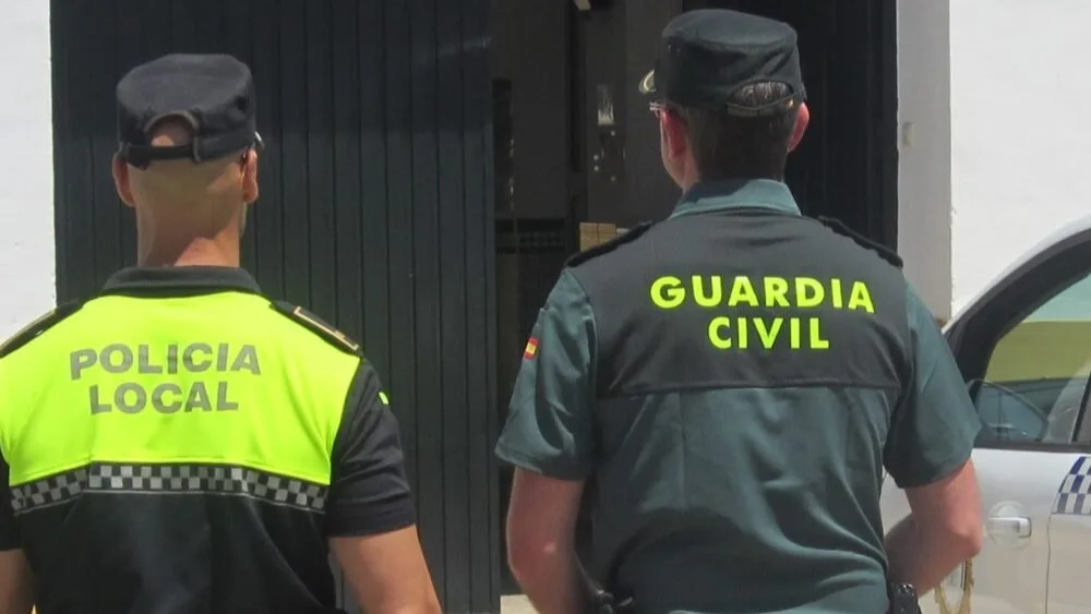 La Policía Local de Martos investiga un robo y falsedad documental detectados en un control rutinario
